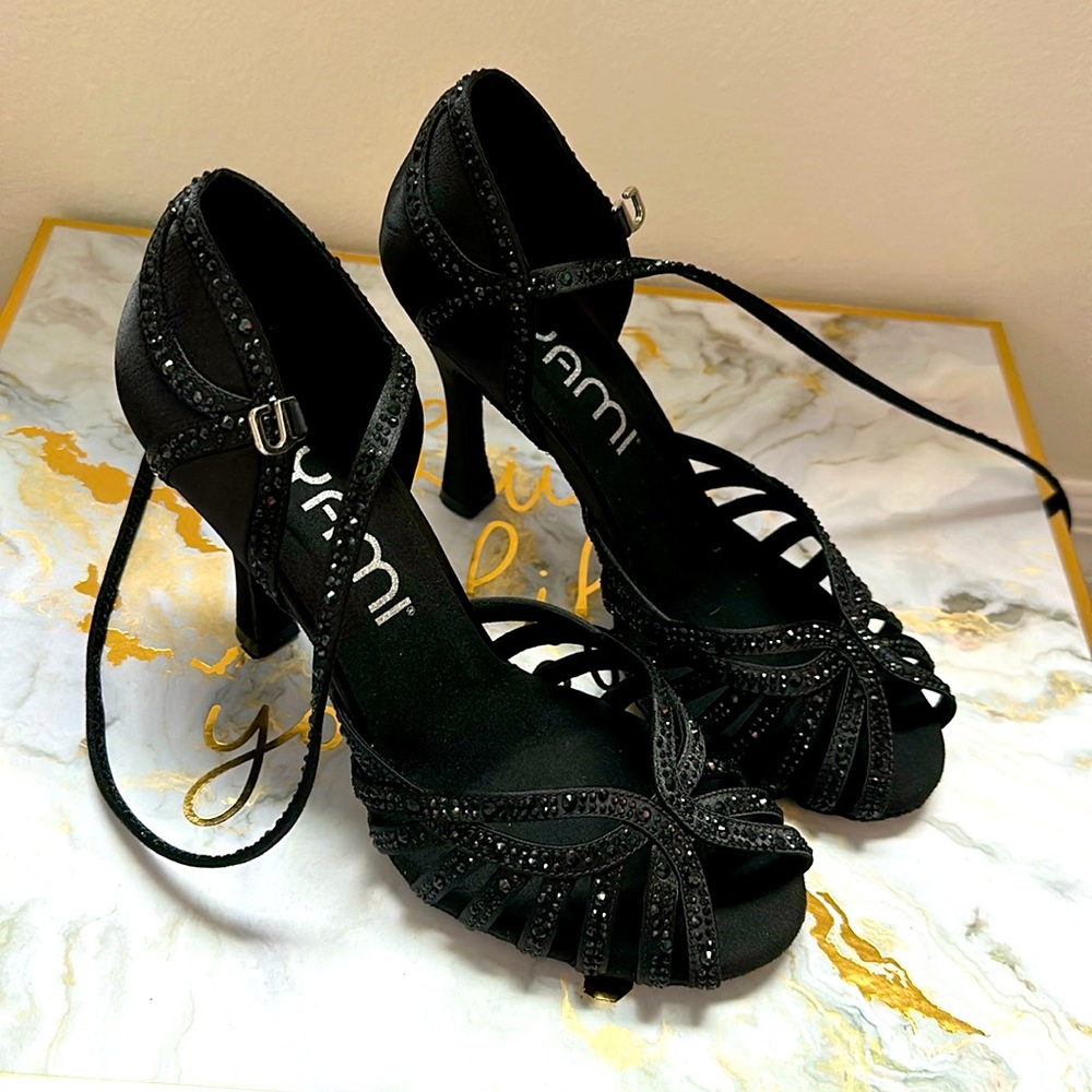 Dance shoes by YAMI!  Perfect + elegant dance shoes. never used. Size 41.